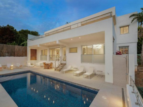 Hotel Stylish villa with generous veranda